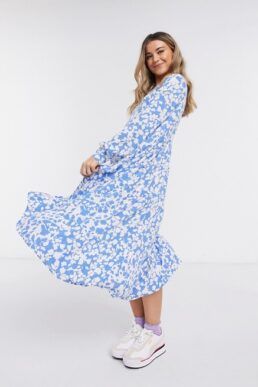 Pieces tiered maxi dress in blue and white floral
