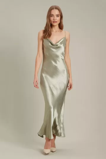 DOROTHY PERKINS Billie & Blossom (Petite) Mini Dress, Women's Fashion,  Dresses & Sets, Evening Dresses & Gowns on Carousell