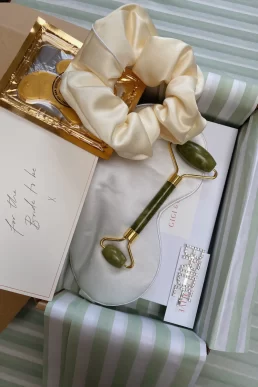 Gigi & Olive Bride-to-be Gift Box