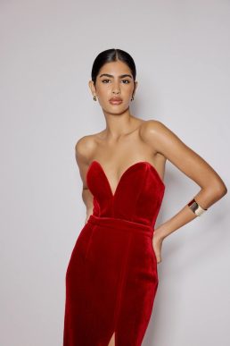 Nobody's Child Red Sweetheart Bandeau Velvet Nola Midi Dress