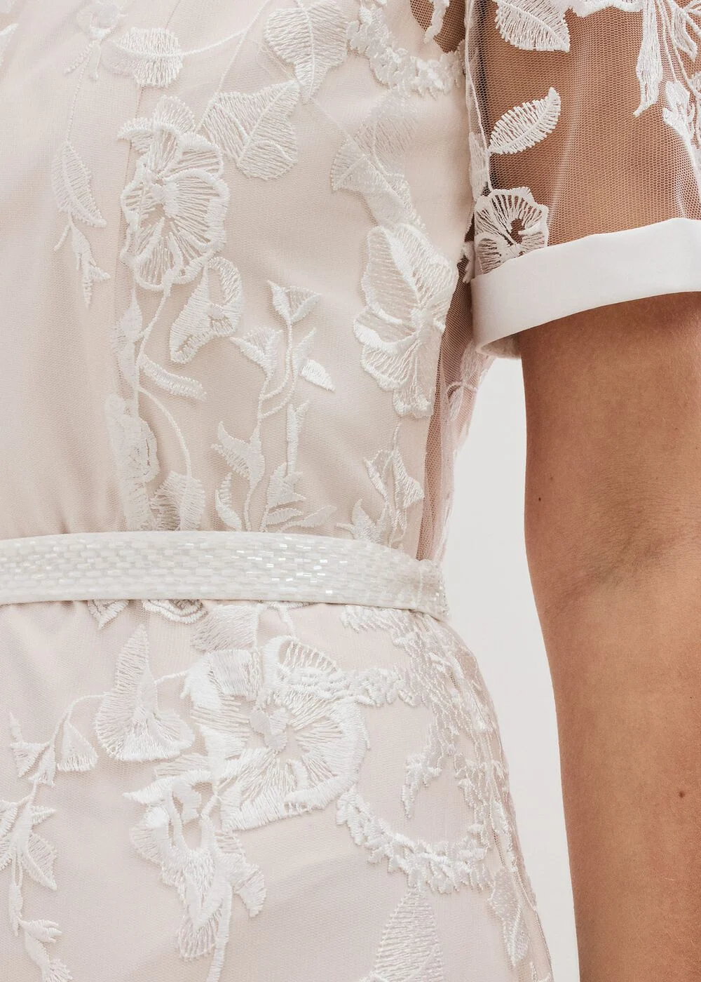 204388107-04-poppy-embroidered-wedding-dress